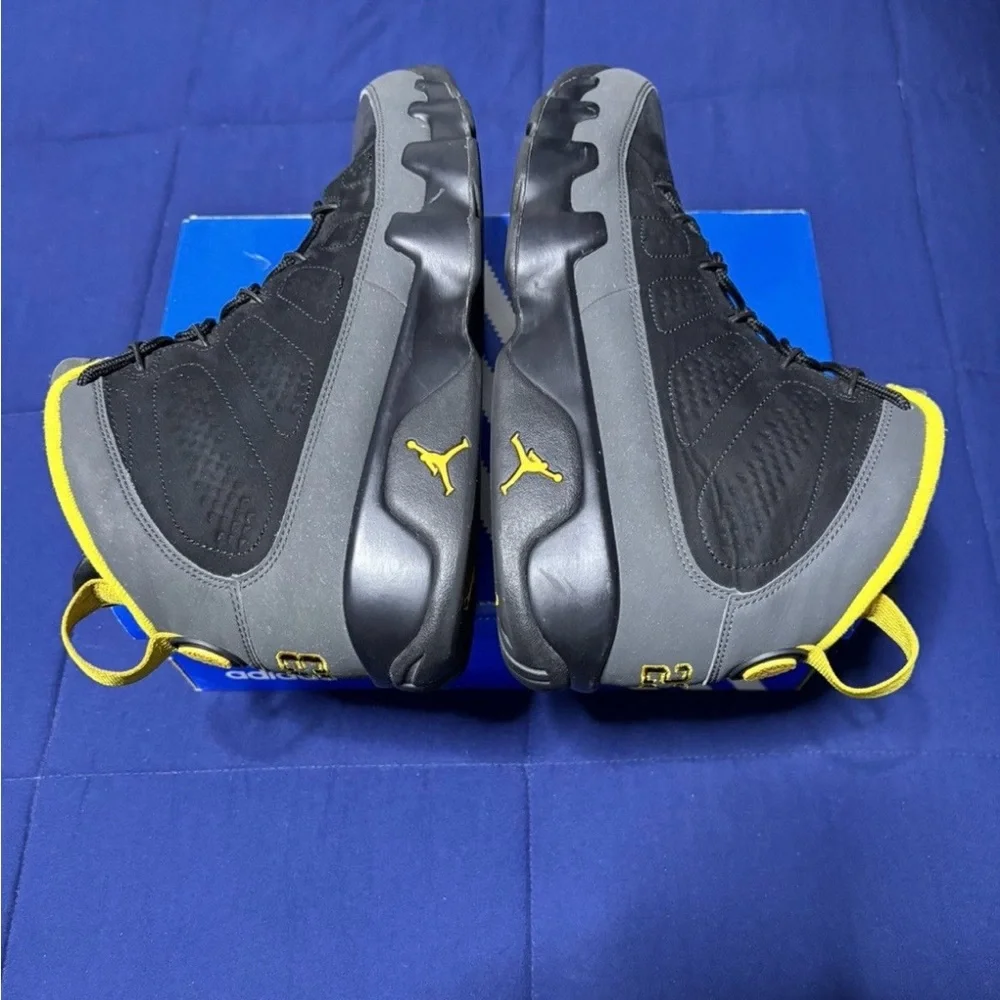 Jordan 9 Retro Dark Charcoal University Gold 2021 Size 11